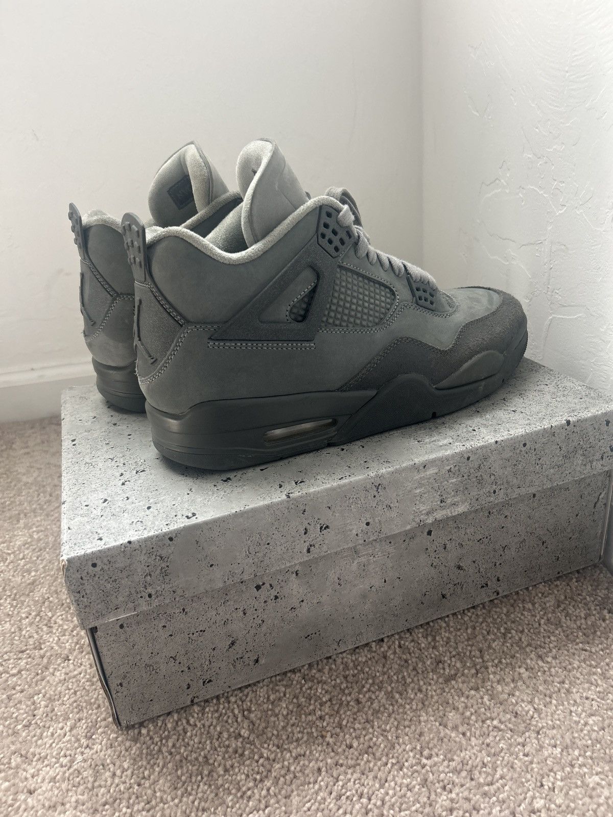 Nike Jordan 4 smoke grey cement Size US 10.5 / EU 43-44 - 1 Thumbnail