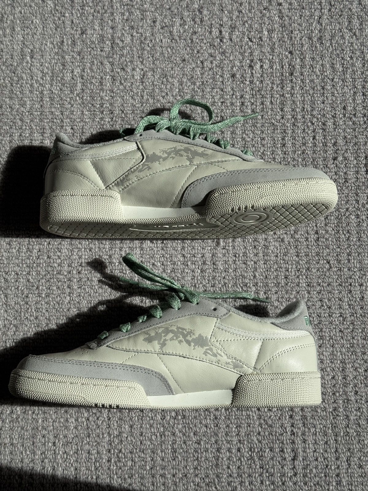 Reebok FRIENDS WITH ANIMALS Club C Size US 9.5 / EU 42-43 - 2 Thumbnail