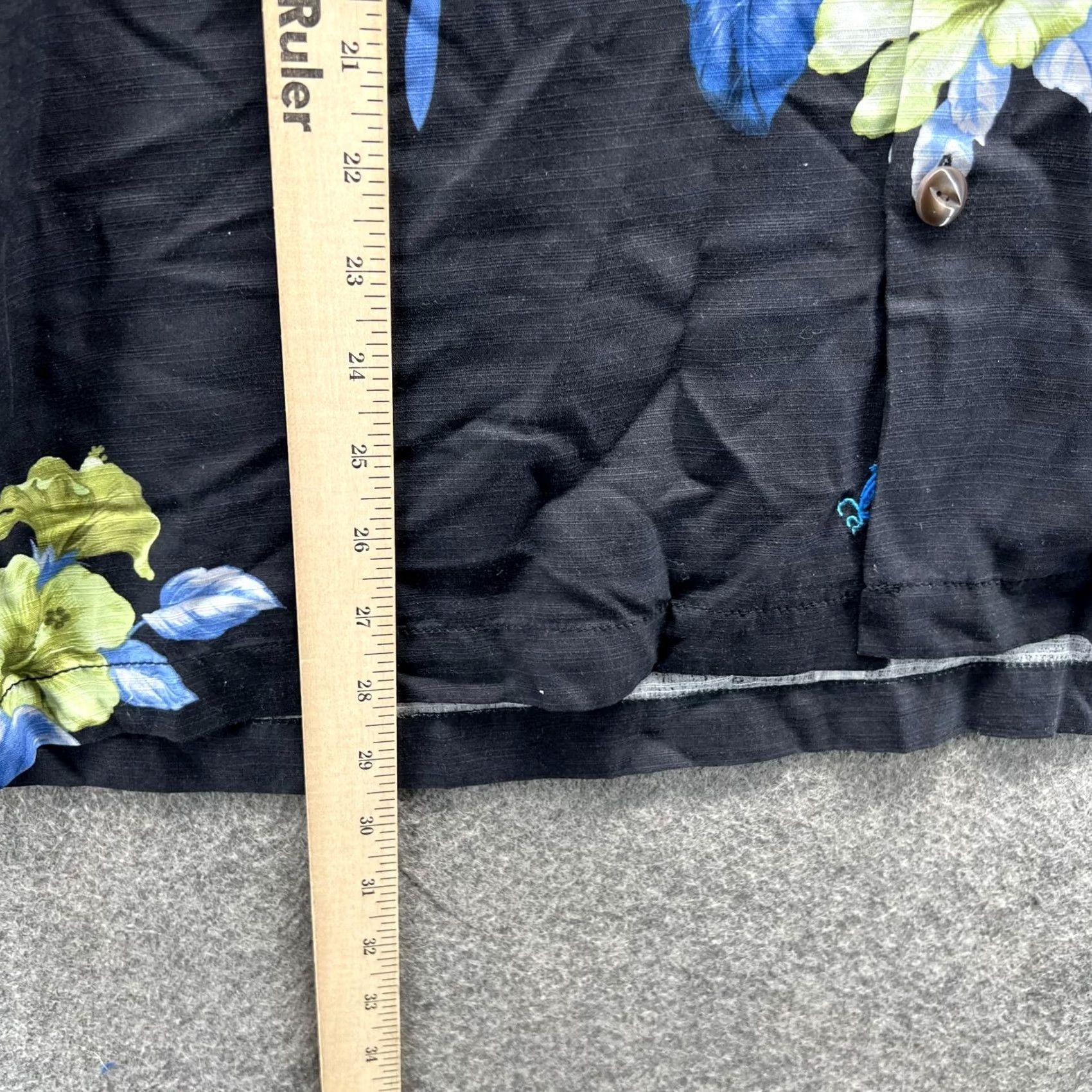 Tommy Bahama VINTAGE Tommy Bahama Shirt Mens Large Black Button-Down Silk Island Hawaiian Camp Floral Size US L / EU 52-54 / 3 - 4 Thumbnail