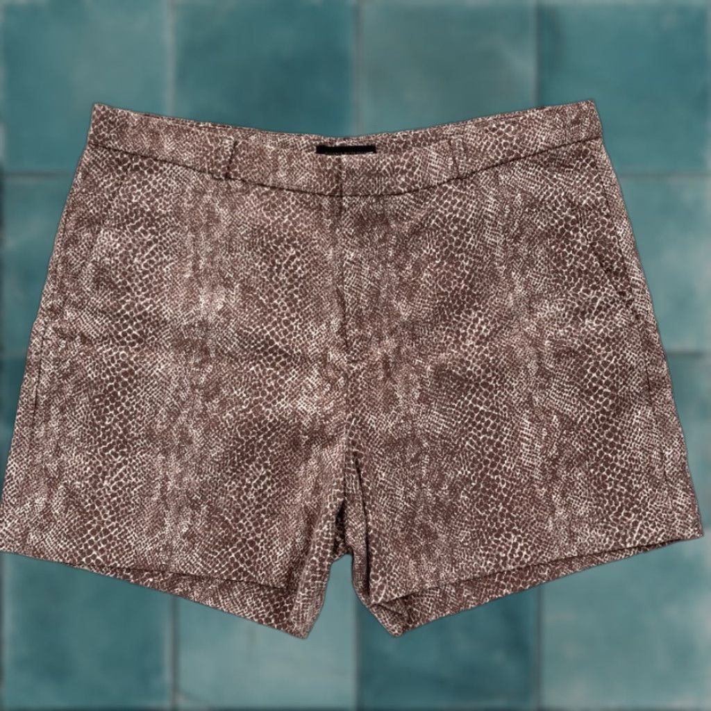 Banana Republic Banana Republic Shorts Women's 14 Brown Snakeskin Print Stretch Fabric Casual Size 36" / US 14 / IT 50 - 1 Thumbnail