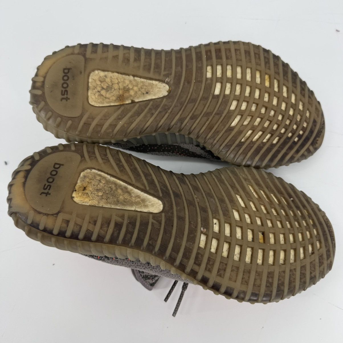 Yeezy Adidas Yeezy Boost 350 V2 Beluga 2.0 Size 10 Men’s Authentic Size US 10 / EU 43 - 9 Thumbnail