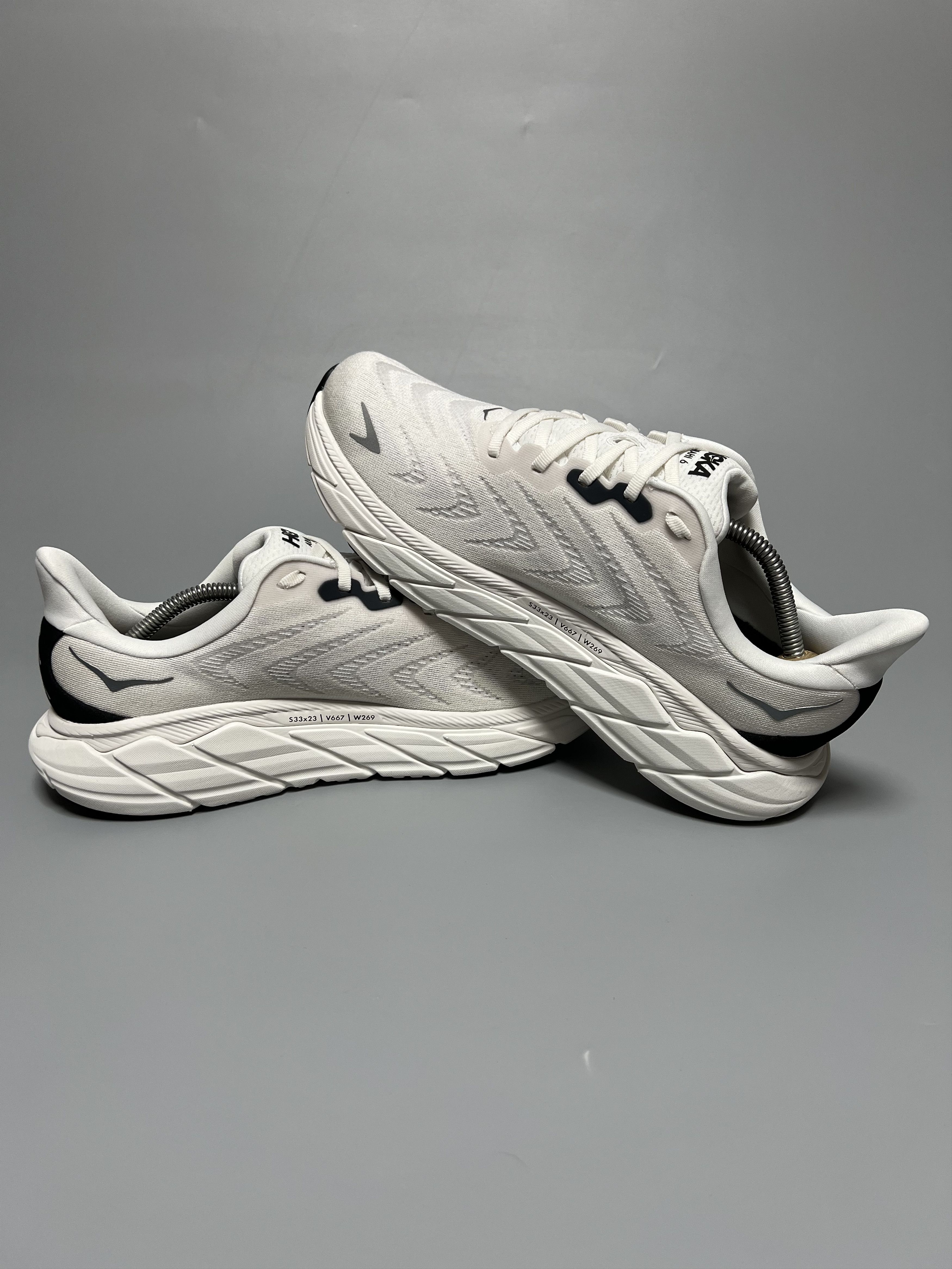 Hoka 9.5 EE Hoka One One Arahi 6 Wide Running Shoes 1123196-BDBSW Size US 9.5 / EU 42-43 - 5 Thumbnail