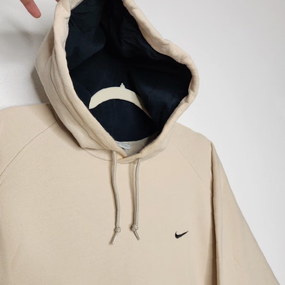 Nike VINTAGE Nike XXL Hoodie Crewneck Swoosh Sweatshirt Ivory Cream Unisex Adults 2XL Pullover Size US XXL / EU 58 / 5 - 3 Thumbnail