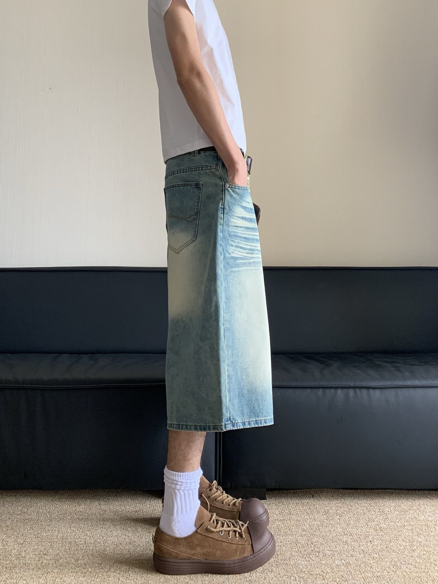 Vintage American Vintage Distressed Denim Shorts — Washed Blue Size US 32 / EU 48 - 4 Thumbnail