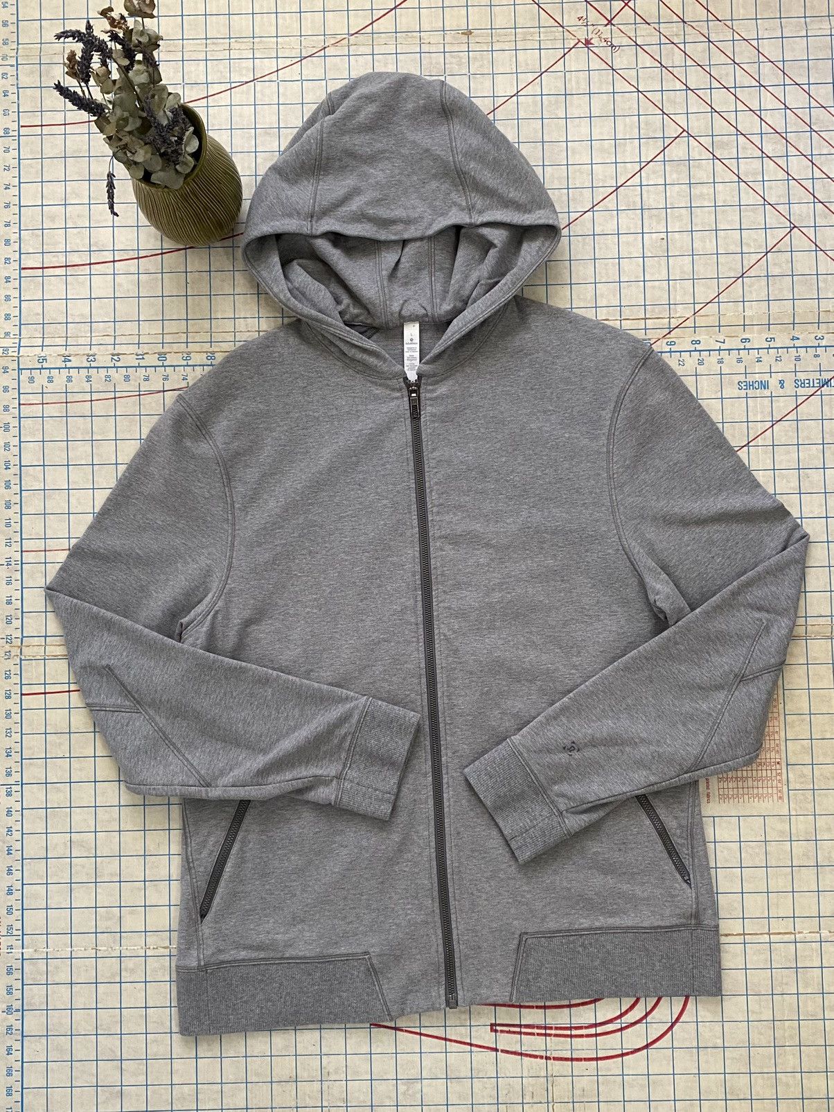 Lululemon Lululemon Athletic Full Zip Hoodie Large Grey Size US L / EU 52-54 / 3 - 5 Thumbnail