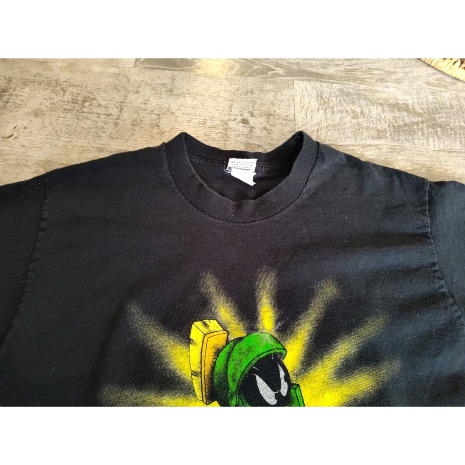 Vintage VINTAGE Looney Tunes Marvin the Martian T-Shirt Graphic Print 90s M Black Single Stitch Unisex Size US M / EU 48-50 / 2 - 6 Thumbnail