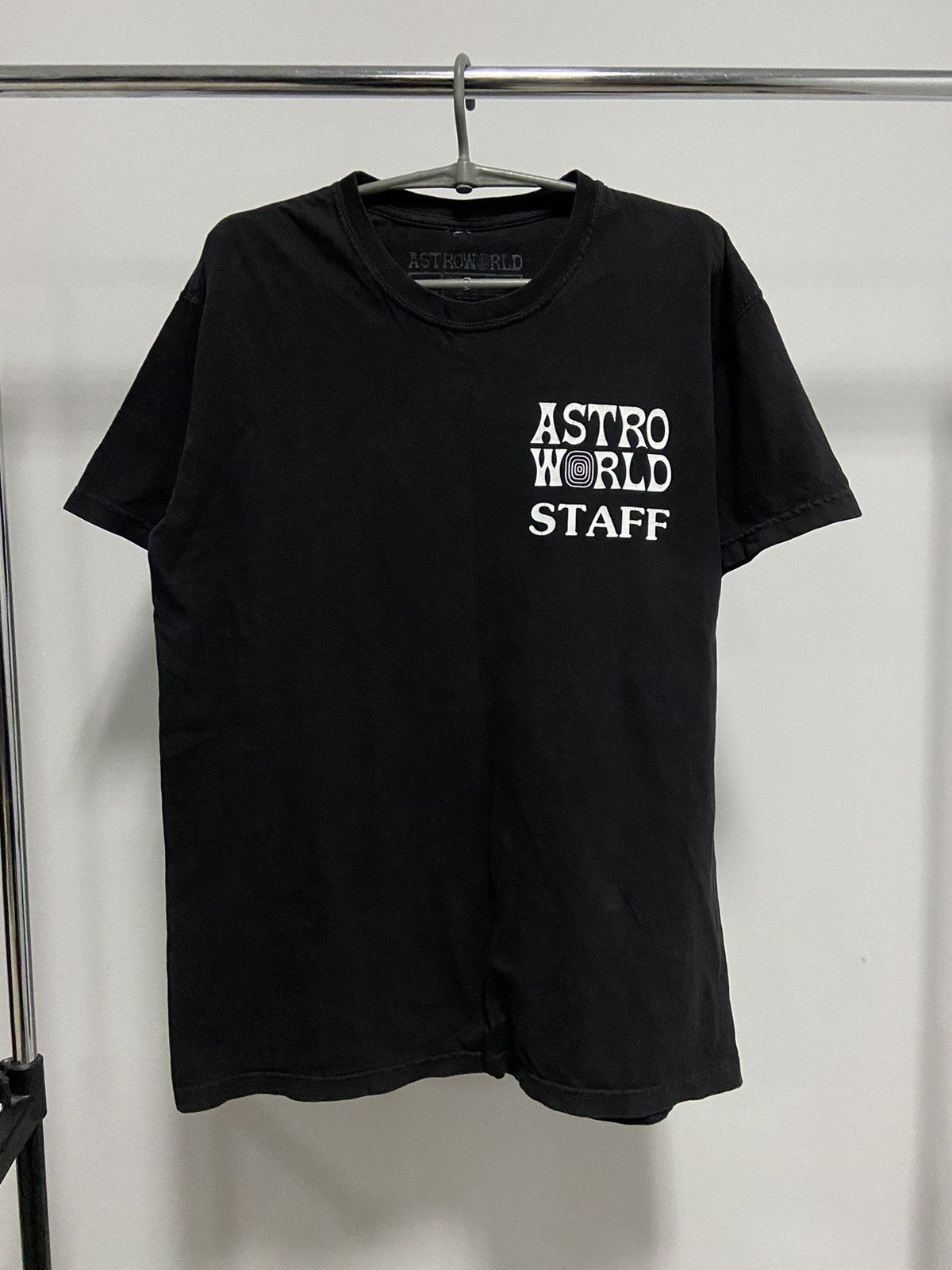 Rap Tees × Travis Scott × Vintage Astroworld staff t shirt travis Scott rap big print logo Size US L / EU 52-54 / 3 - 2 Thumbnail