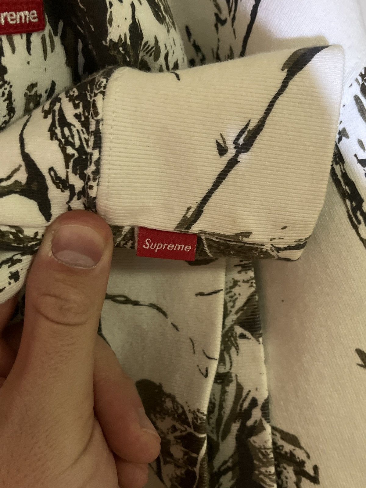 Supreme ‼️Supreme‼️ Camo Bogo Hoodie Size US L / EU 52-54 / 3 - 14 Thumbnail