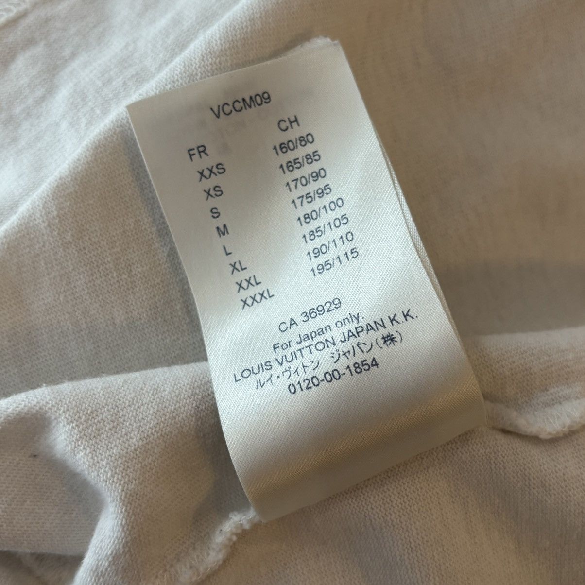 Louis Vuitton Louis Vuitton Blue Red Barcode Tee Shirt Size Large Size US L / EU 52-54 / 3 - 6 Thumbnail