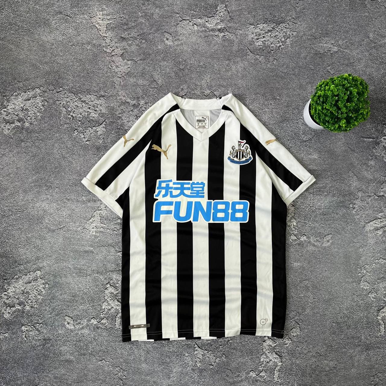Puma Vintage Puma 2020-2021 New Castle United Team Football Size US S / EU 44-46 / 1 - 1 Thumbnail