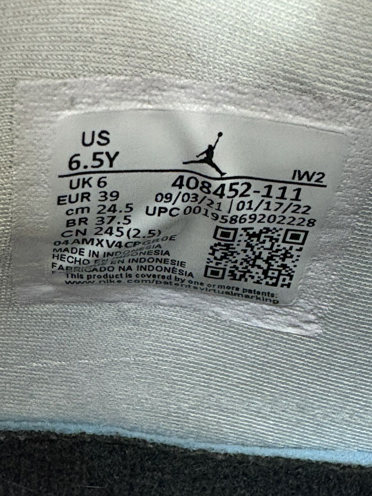 Jordan Brand Air Jordan 4 Retro “Military Black” (GS) **PRE-OWNED** Size US 6.5 / EU 39-40 - 8 Thumbnail