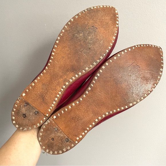 Vintage Vintage Handmade Red Pointy Leather Indian Slippers Size US 6 / IT 36 - 5 Thumbnail