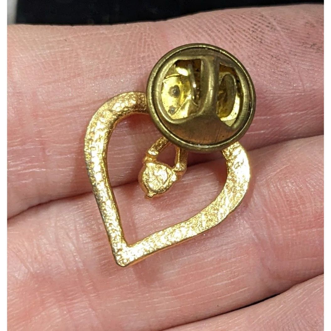 Other Vintage Coquette Open Heart Gold Tone Lapel Pin With Red Gem Size ONE SIZE - 6 Thumbnail