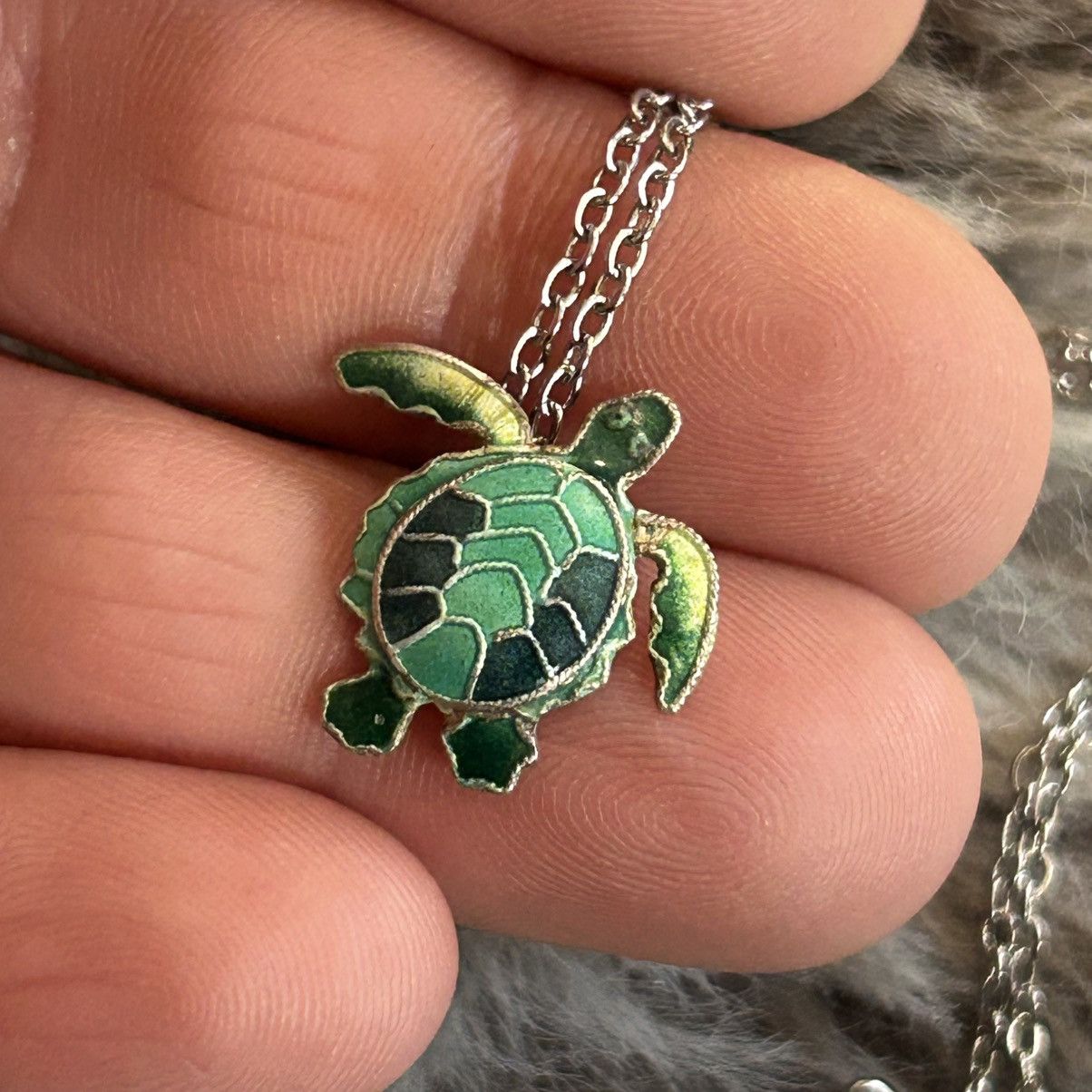 Vintage Handcrafted vintage cloisonné enamel turtle necklace Size ONE SIZE - 6 Thumbnail