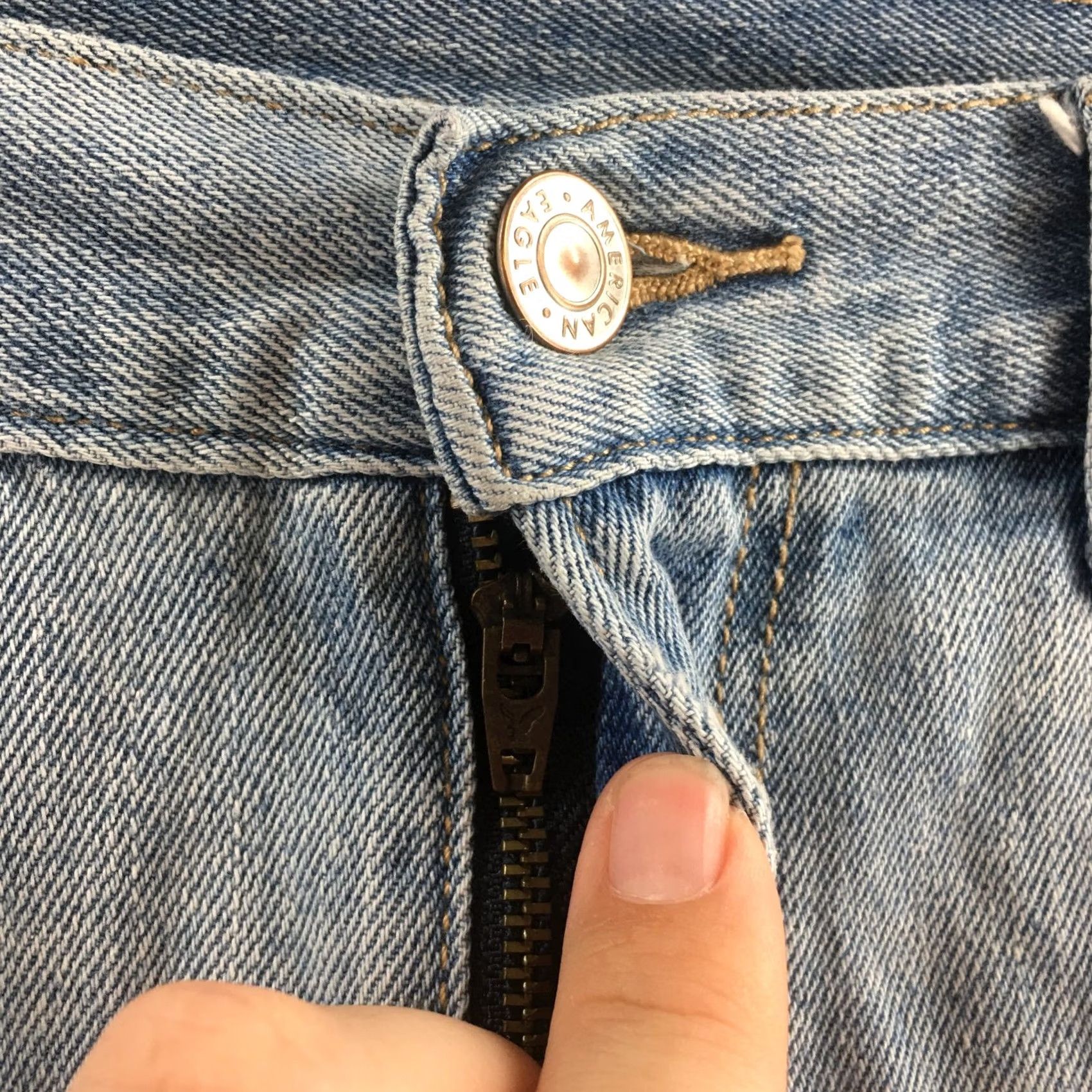 American Eagle Outfitters American Eagle AE Jeans Womens 6 Regular Blue Light Wash Distressed Ripped Denim Size 28" / US 6 / IT 42 - 3 Thumbnail