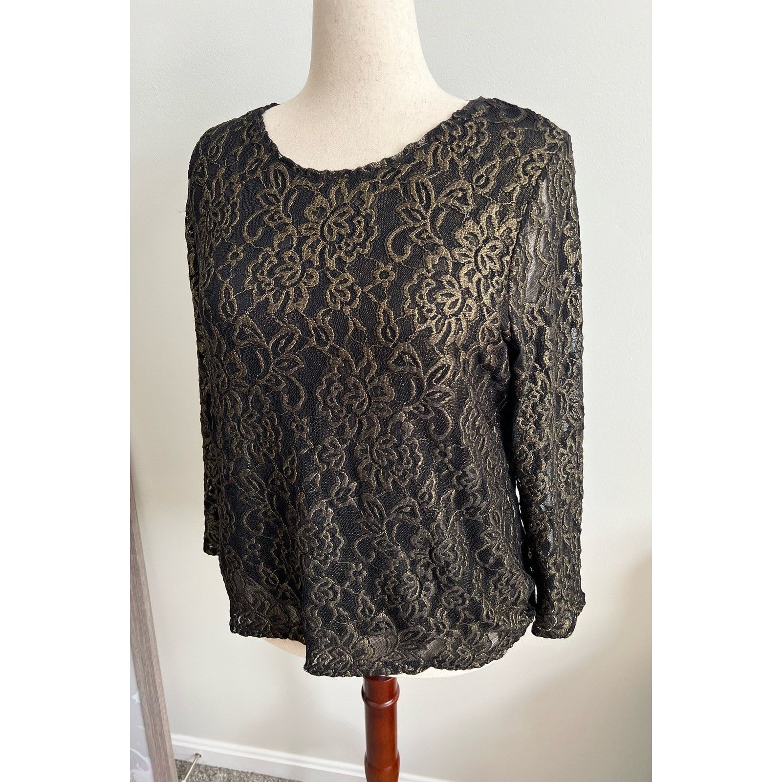 Chicos Chico’s Long Sleeve Lace Overlay Blouse Size 2 (US Large) Size L / US 10 / IT 46 - 2 Thumbnail