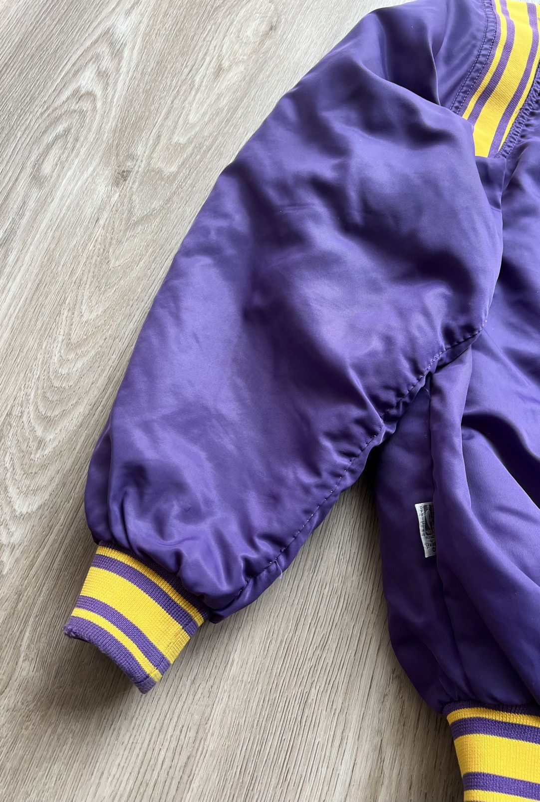 NBA × Vintage Vintage 80-90s NBA L.A. Lakers Purple Bomber Varsity Jacket Size US L / EU 52-54 / 3 - 18 Thumbnail