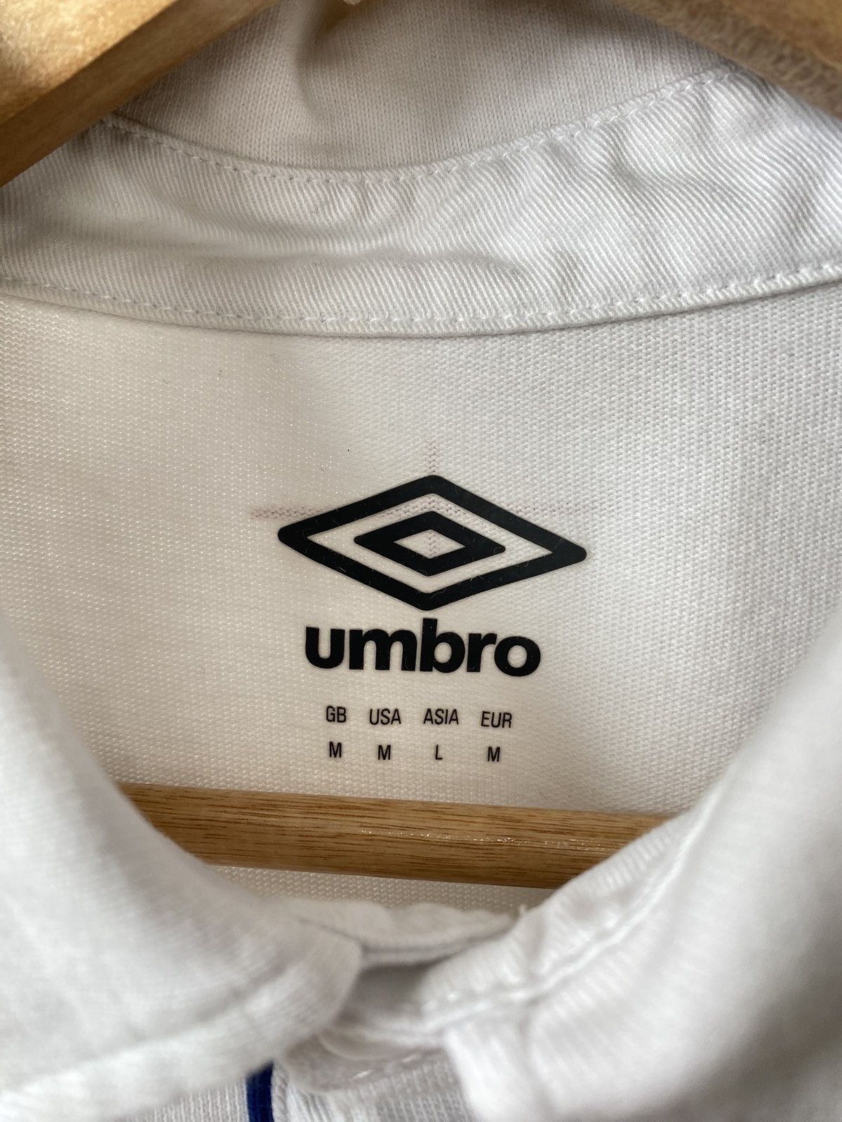 Umbro Umbro 2021/22 England Rugby Shirt Size US L / EU 52-54 / 3 - 7 Thumbnail