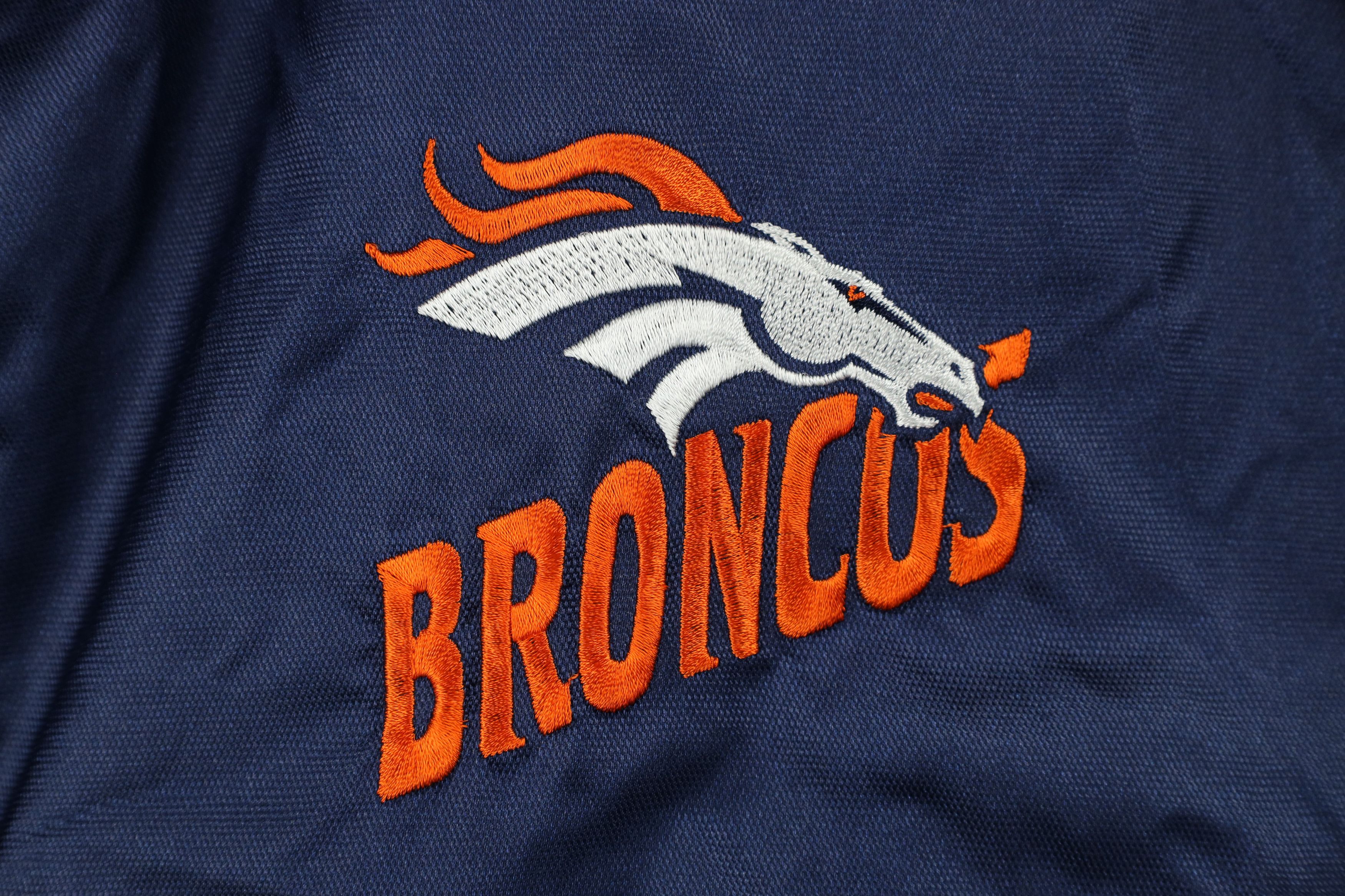 Vintage Vintage 90s NFL Pro Line Broncos Football Windbreaker Jacket Size US XL / EU 56 / 4 - 4 Thumbnail