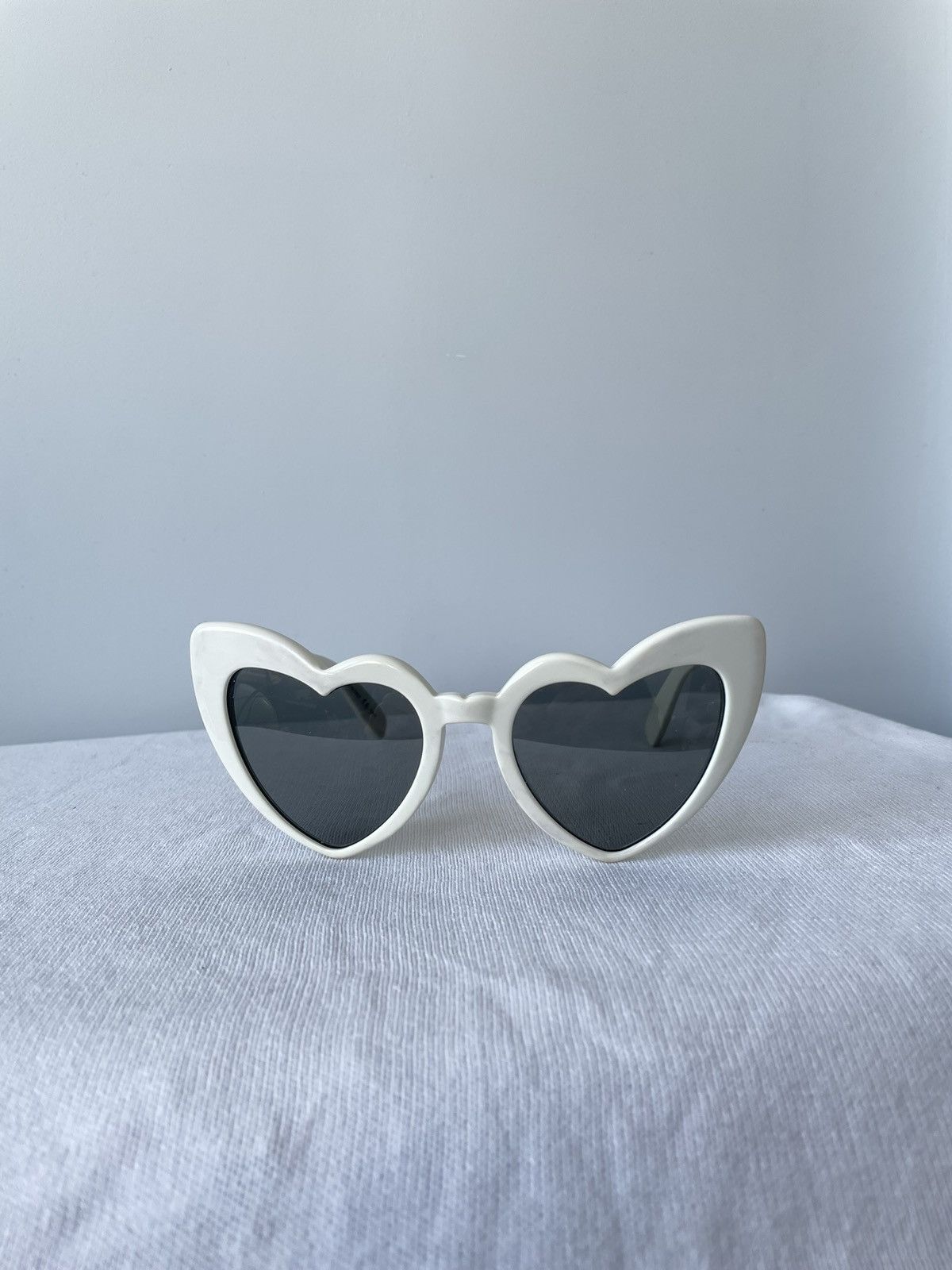Designer × Saint Laurent Paris × Yves Saint Laurent Saint Laurent SLP White Heart Sunglasses Designer Old Money Size ONE SIZE - 2 Thumbnail