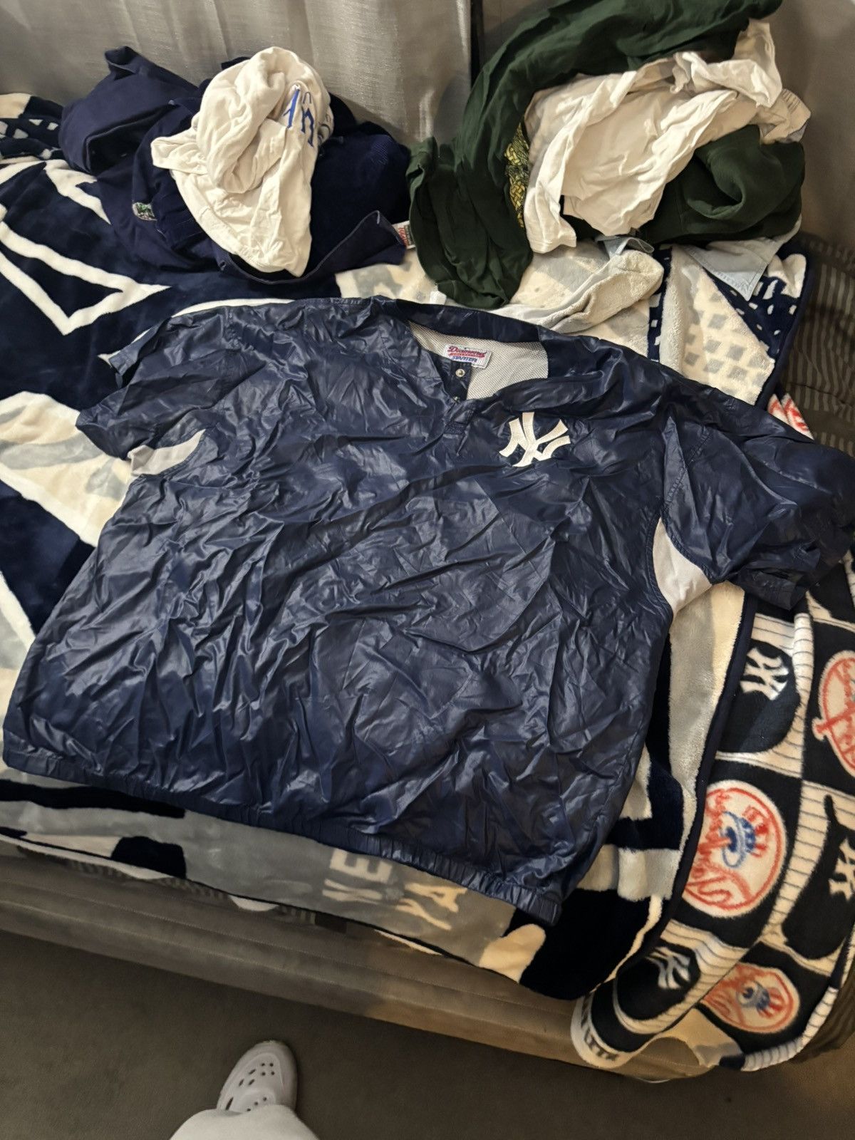 VINTAGE New York Yankees XL Starter Sweatshirt Navy 1996