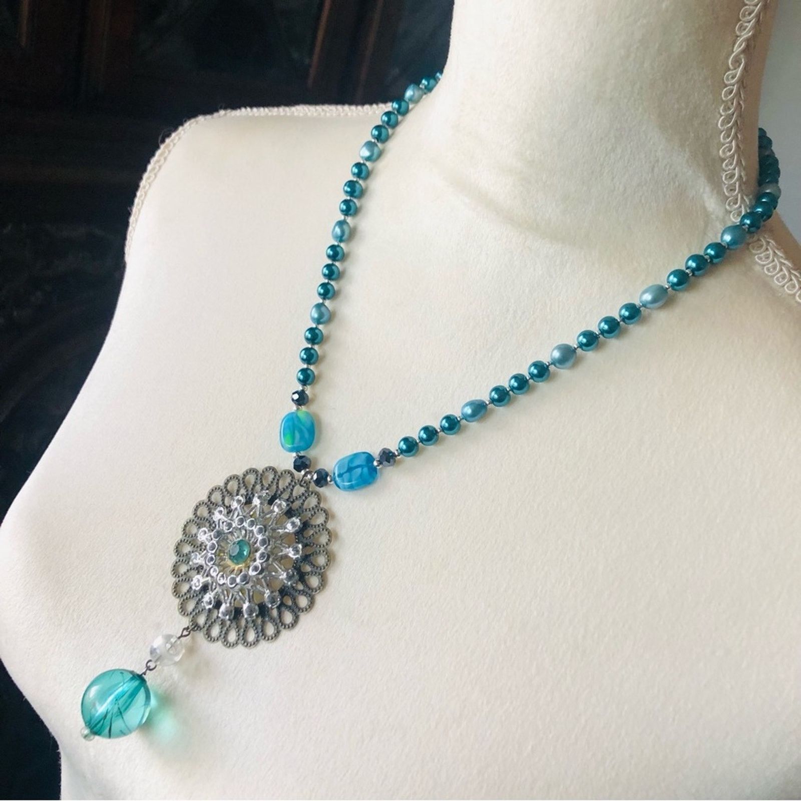 Handmade Handcrafted repurpose peacock freshwater Pearl necklace Size ONE SIZE - 4 Thumbnail