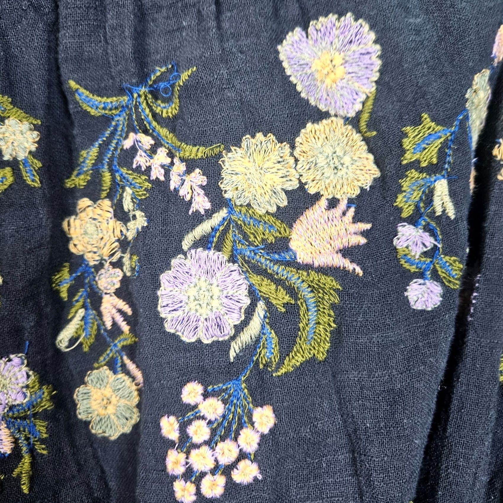 Free People Free People blouse Shirt Womens S Navy Floral Embroidered Off Shoulder Saachi Smocked Blue Cotton Blend Top Size S Size S / US 4 / IT 40 - 6 Thumbnail