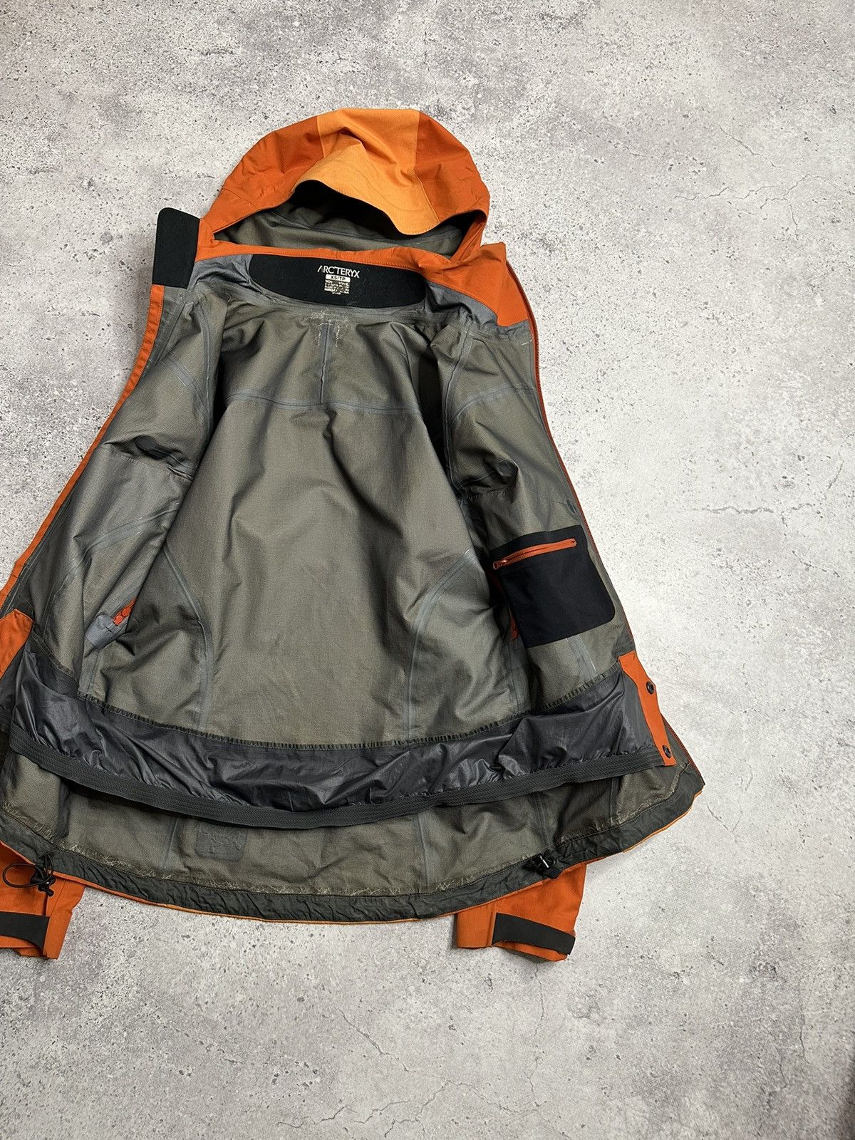 Arc'teryx Arc'teryx SideWinder Gore-Tex Pro Shell Orange Recco Jacket Size XS / US 0-2 / IT 36-38 - 8 Thumbnail