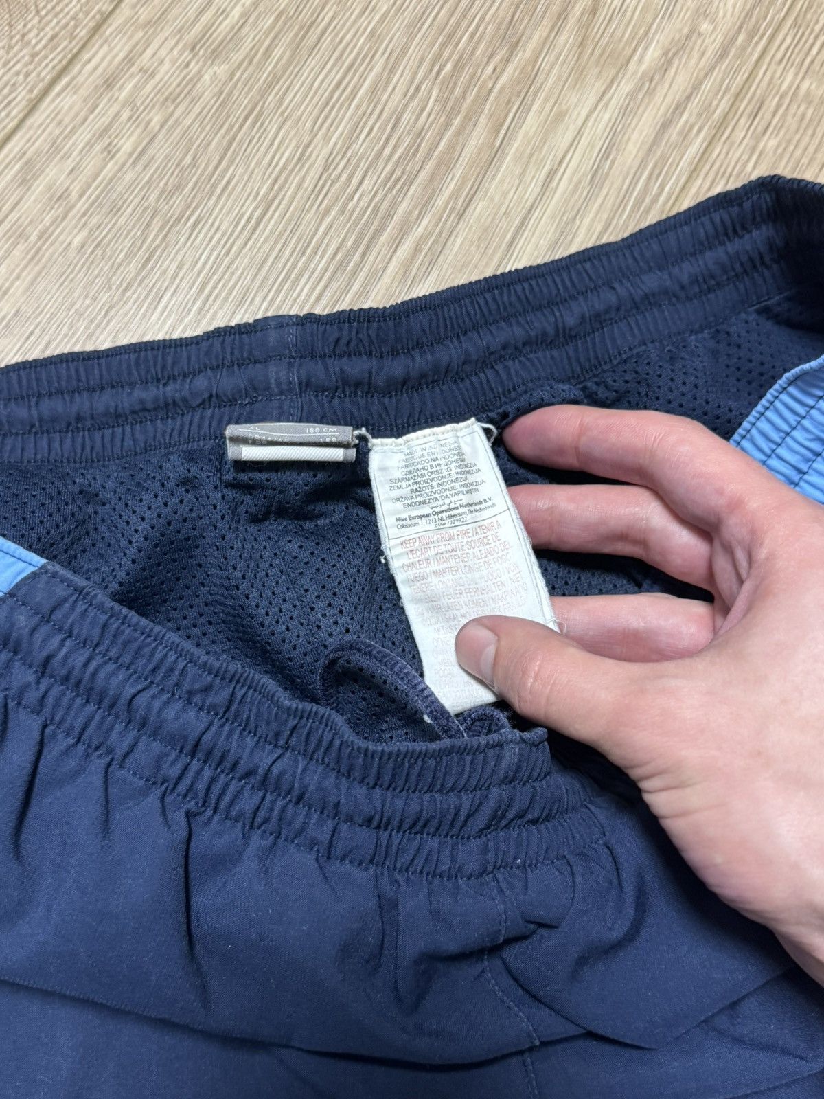 Nike × Vintage Vintage Nike Y2K nylon baggy pants blue navy size XL Size US 34 / EU 50 - 12 Thumbnail