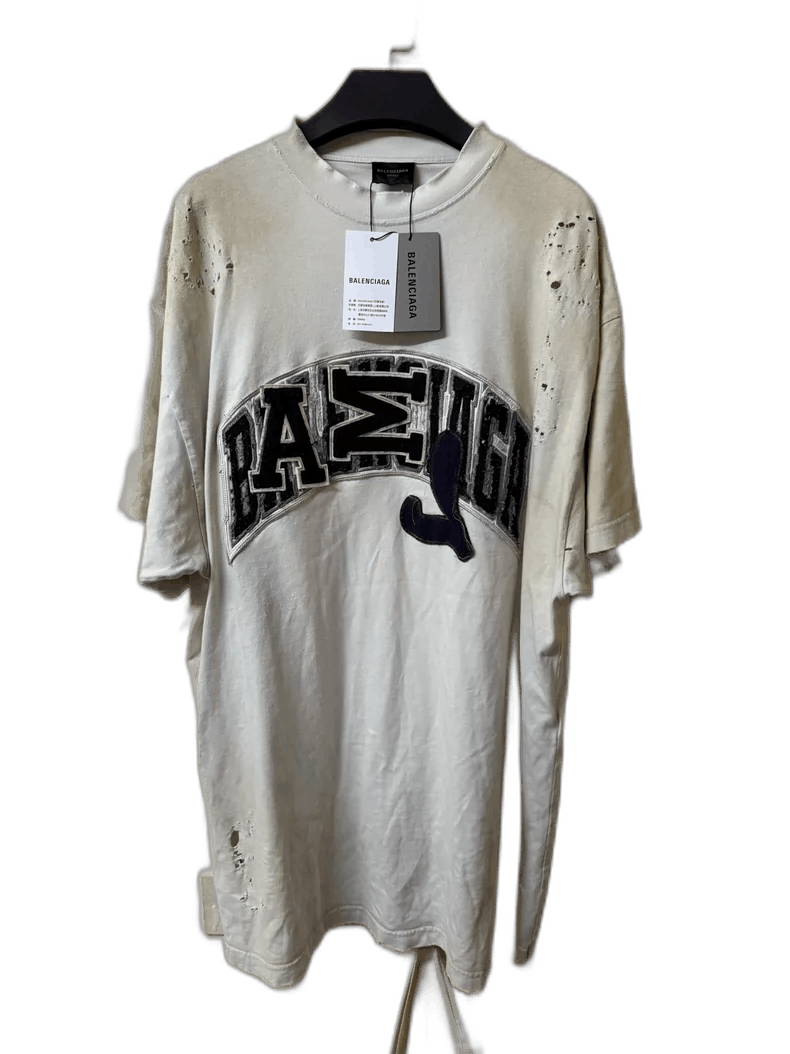 Balenciaga Balenciaga White Manchester United Distressed T-Shirt Size US L / EU 52-54 / 3 - 1 Thumbnail
