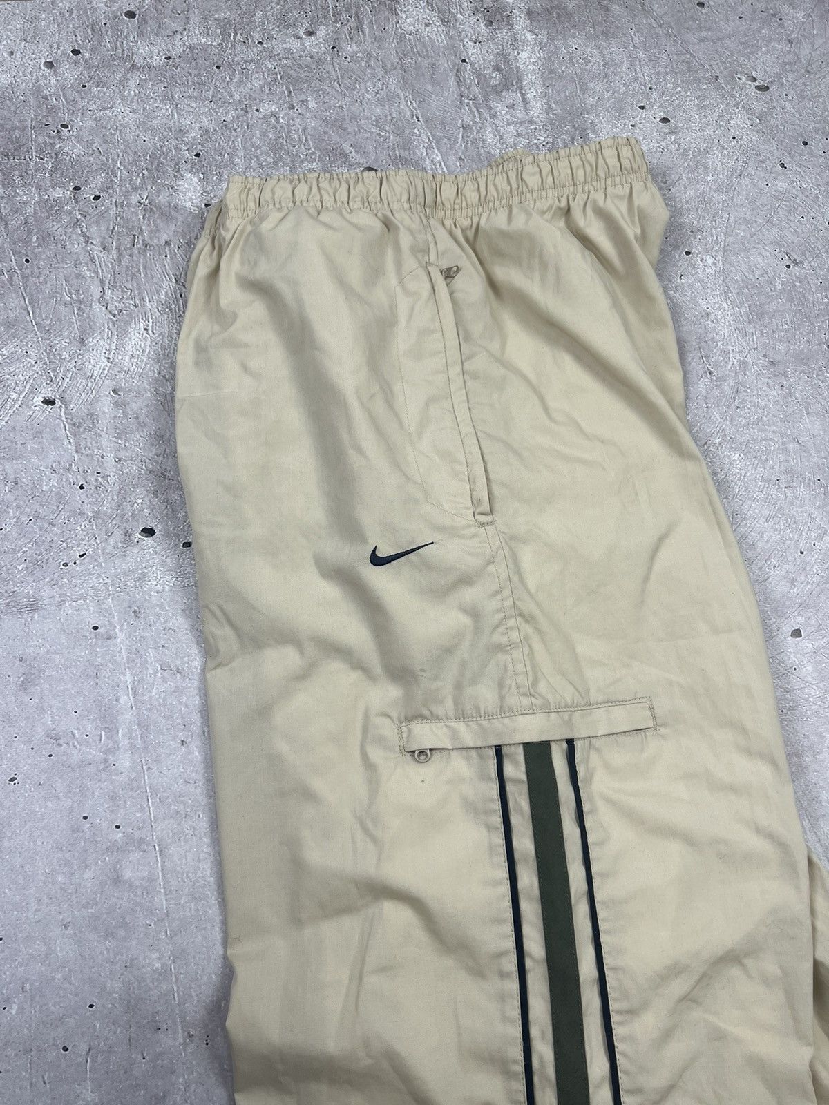 Nike Vintage Nike Nylon Track Pants Size US 34 / EU 50 - 3 Thumbnail