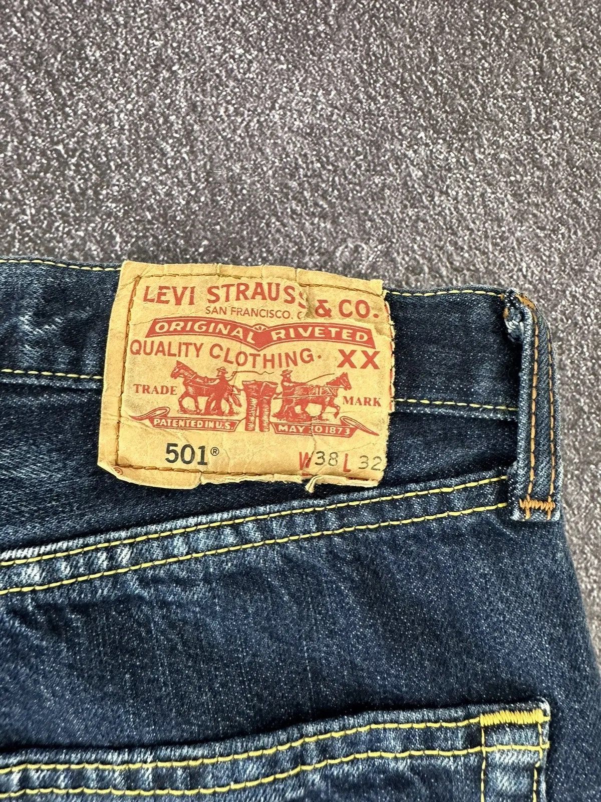 Levi's × Vintage Vintage Levi’s 501 Straight Fit Faded Blue Denim Jeans Size US 38 / EU 54 - 6 Thumbnail