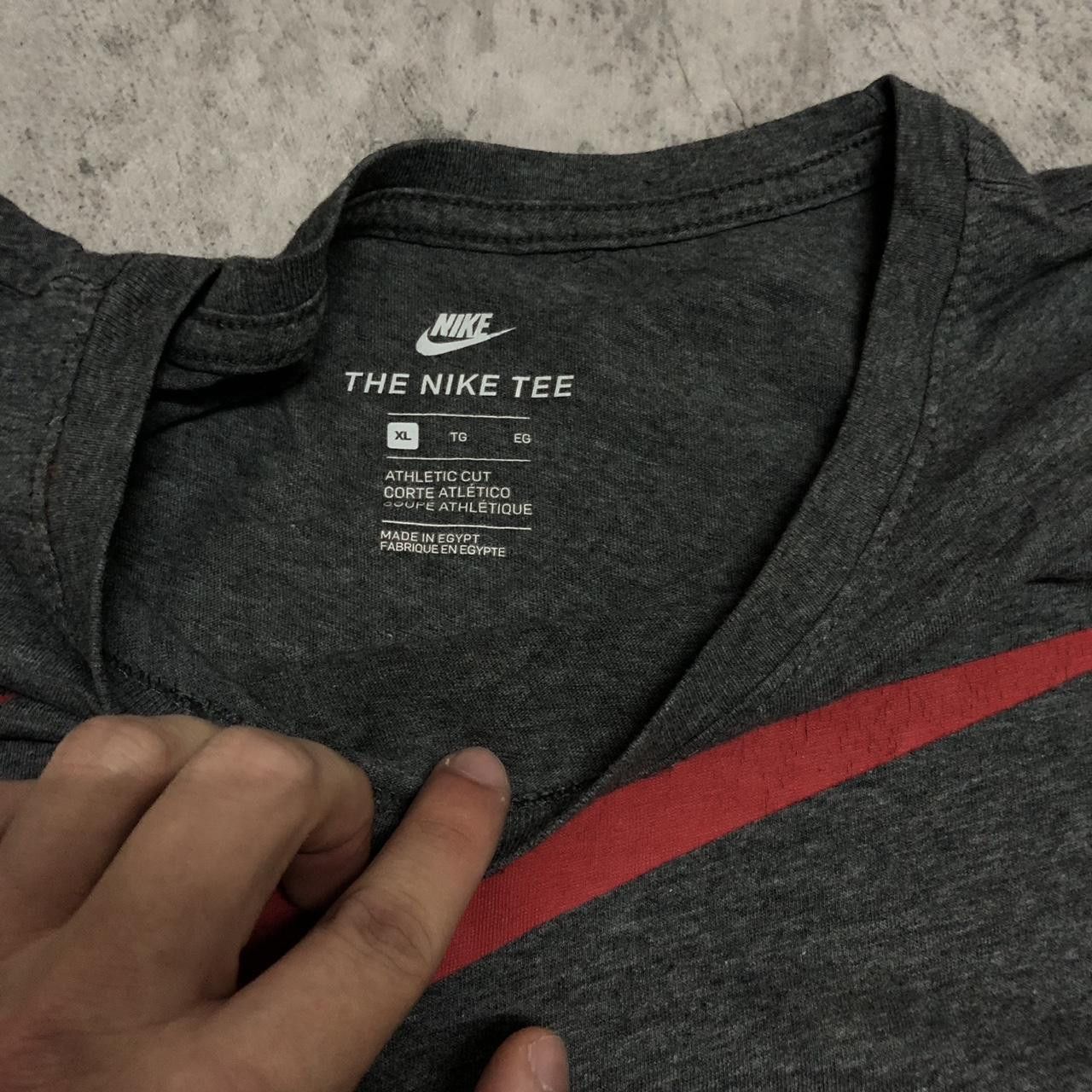 Nike Black Nike tee with red swoosh Size US XL / EU 56 / 4 - 3 Thumbnail