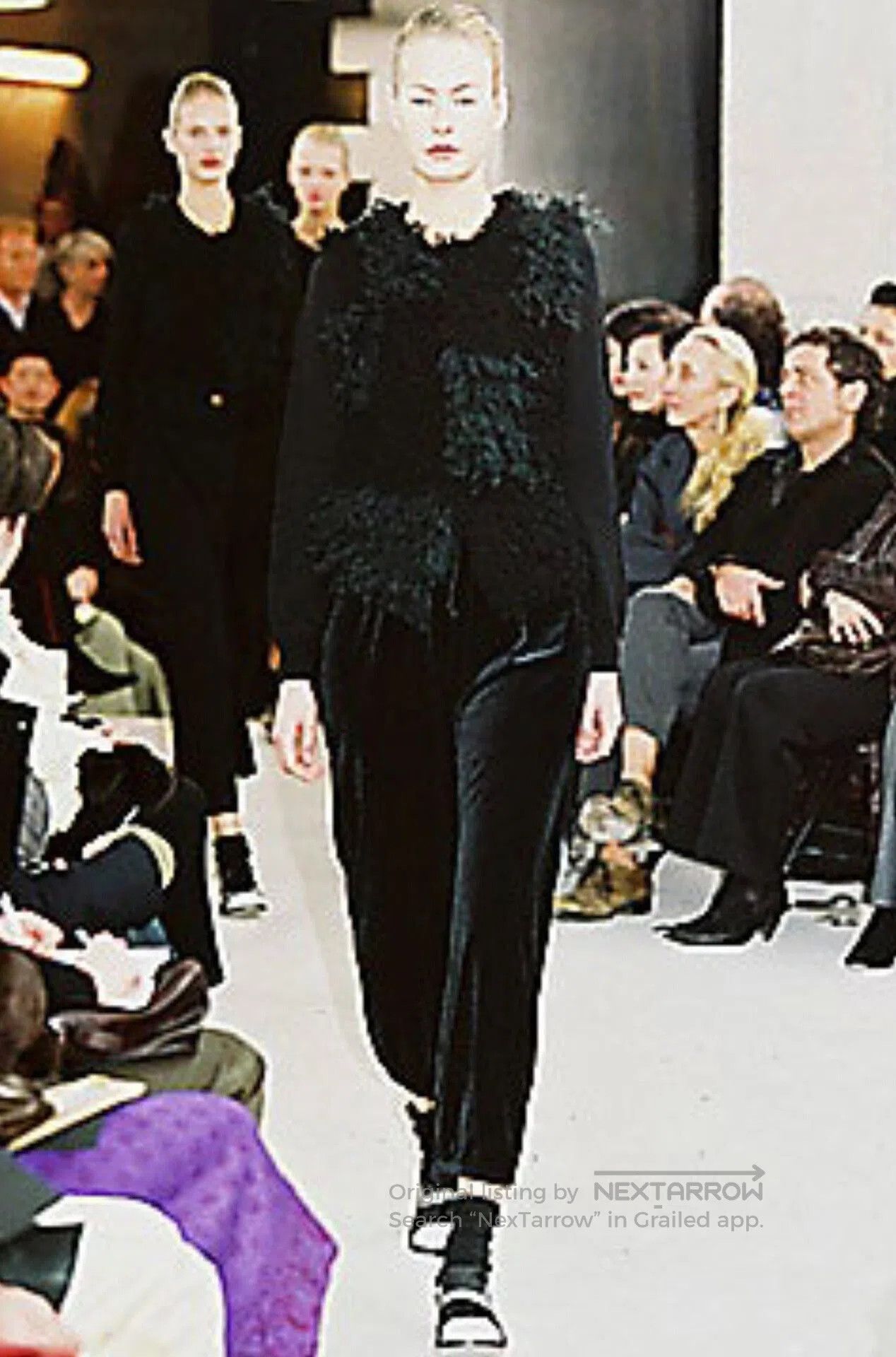 Comme des Garcons black velvet wide-leg pants from comme des garcons. Size 28" / US 6 / IT 42 - 6 Thumbnail