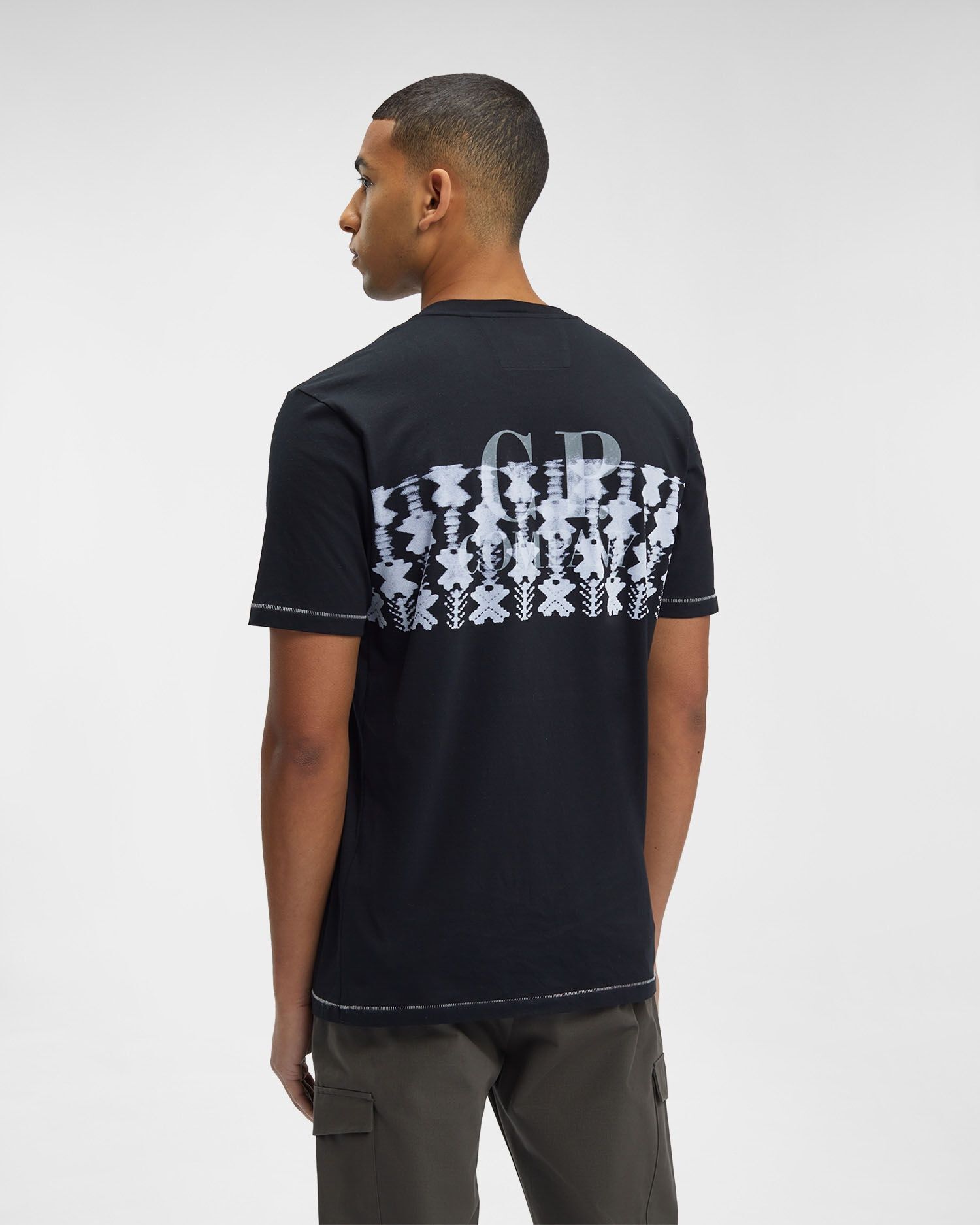 C.P. Company o1y1224 Logo Crewneck T-Shirt in Black Size US S / EU 44-46 / 1 - 3 Thumbnail