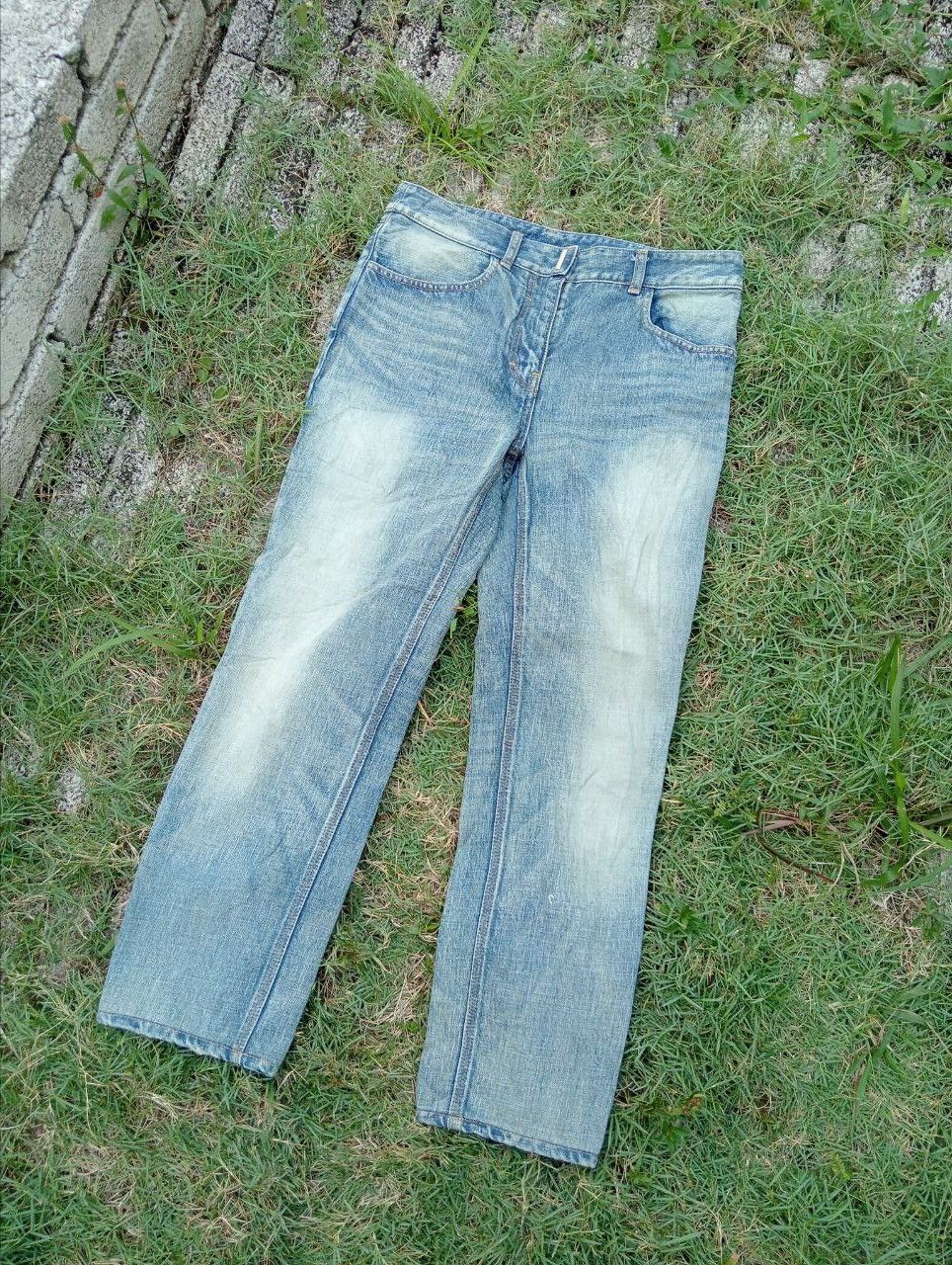 Givenchy Givenchy Distressed Look Jeans Size 25" / US 0 / IT 36 - 2 Thumbnail