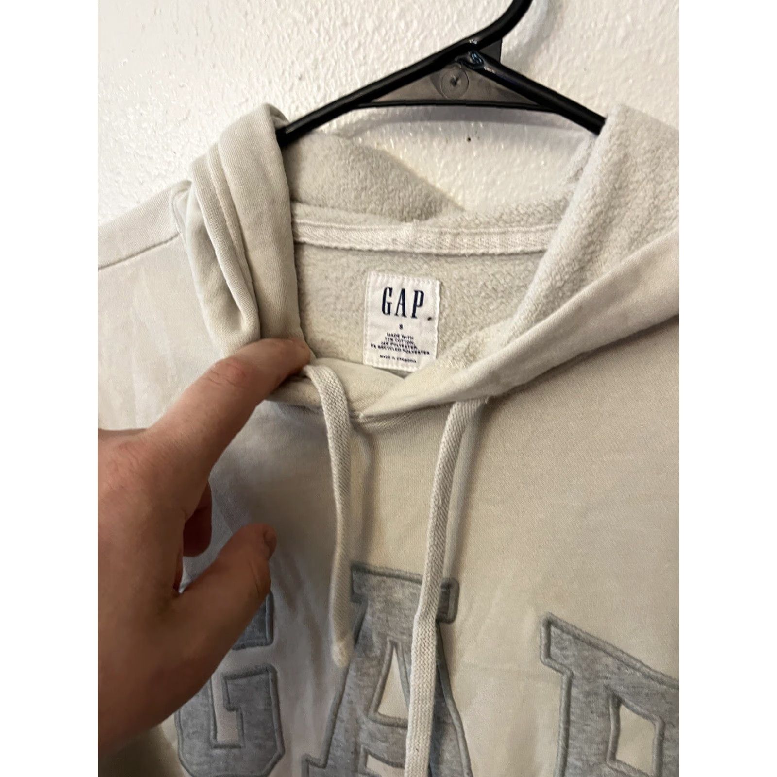 Gap GAP Hoodie Men’s Small Cream Pullover Kangaroo Pocket Drawstring Outdoor Fishing Size US S / EU 44-46 / 1 - 2 Thumbnail