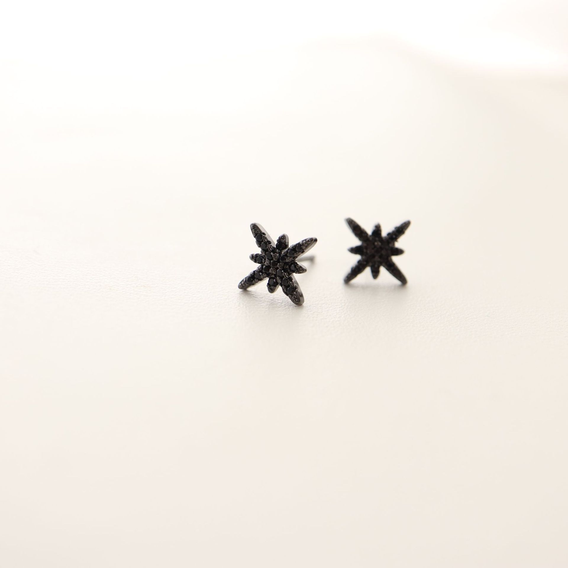 Jewelry Cross Rare Earrings One Pairs Chrome Jewelry Size ONE SIZE - 2 Thumbnail