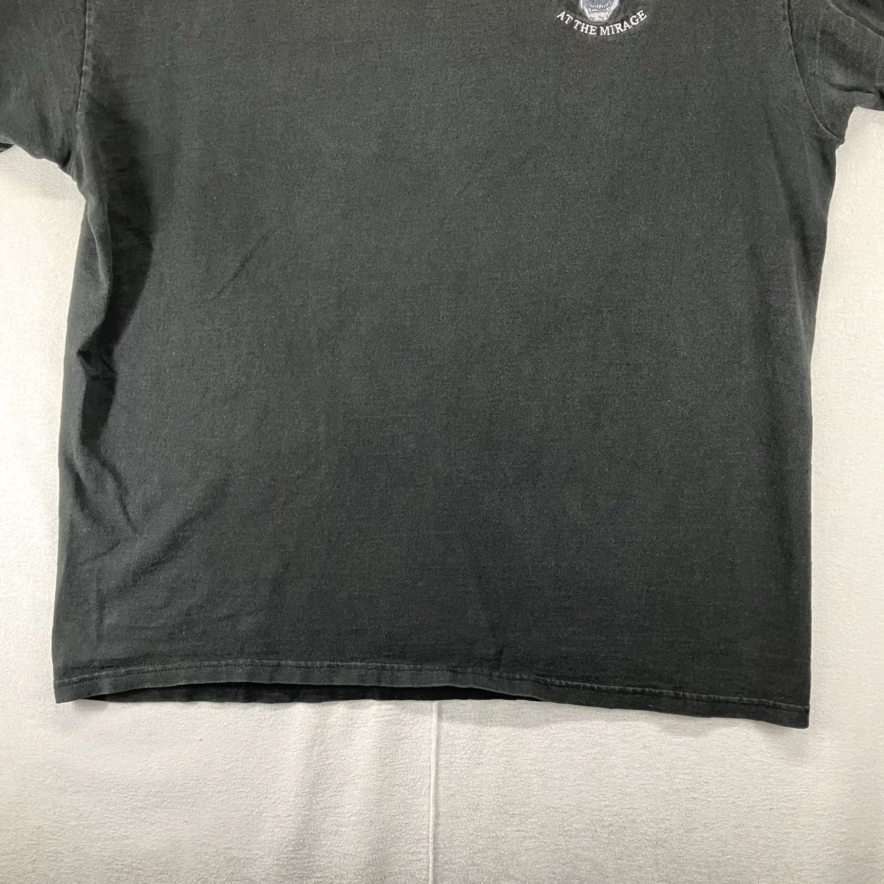 Other VINTAGE TREASURE ISLAND AT THE MIRAGE T-Shirt Oversized Large Men Crew Neck Black Cotton 90s Grunge Punk Skull Logo Emoji? (wait) Size US L / EU 52-54 / 3 - 7 Thumbnail