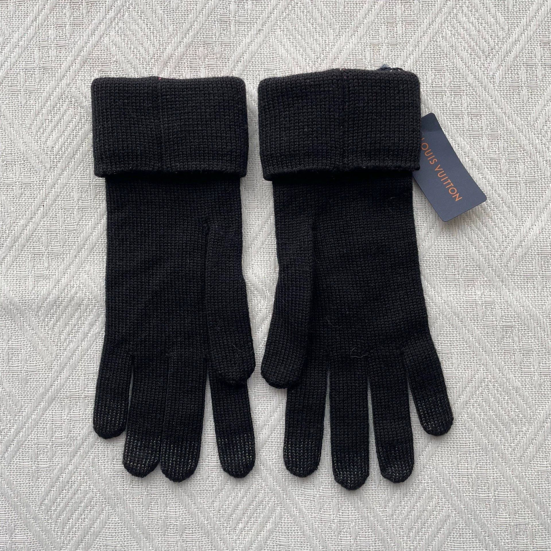 Louis Vuitton LV Women's KnitWool Gloves Black NWT (20.7x8.5) Size ONE SIZE - 2 Thumbnail