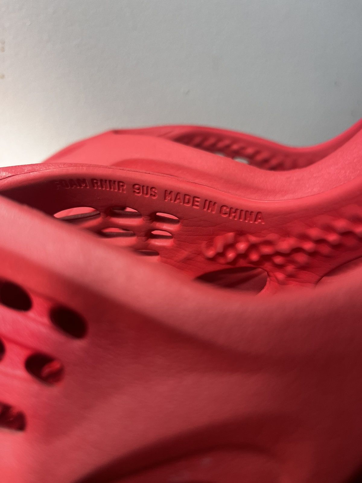 Yeezy Yeezy Foam Runner Size US 9 / EU 42 - 4 Thumbnail