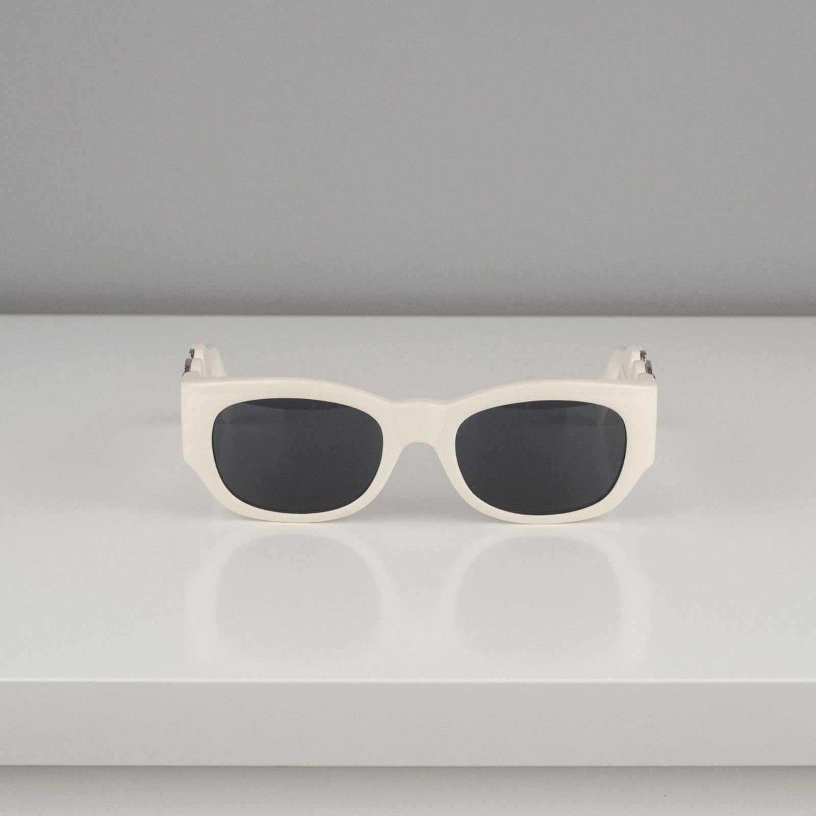 Versace Vintage 90’s versace biggie silver medusa logo sunglasses Size ONE SIZE - 2 Thumbnail