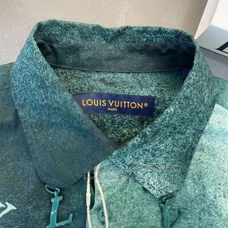Louis Vuitton Louis Vuitton Men's Long Sleeve Shirt in Green . Size US XS / EU 42 / 0 - 6 Thumbnail