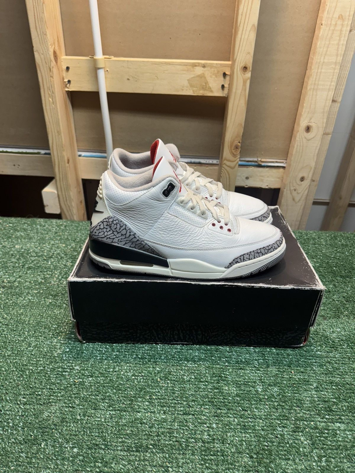 Jordan Brand Jordan Retro 3 White Cement Reimagined Size 9 Size US 9 / EU 42 - 9 Thumbnail