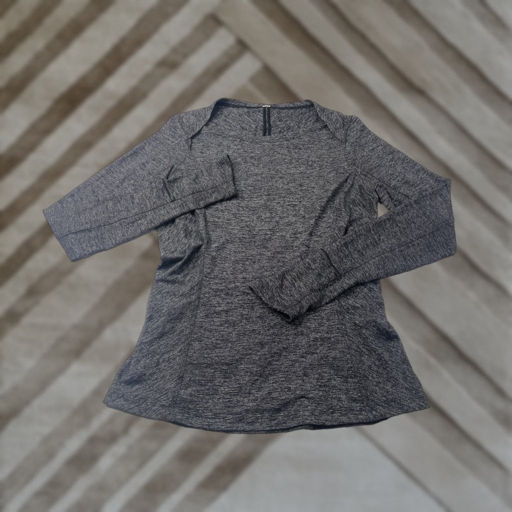 Lululemon Lululemon Athletica Long Sleeve Shirt Womens Size 8 Heathered Gray Black Size M / US 6-8 / IT 42-44 - 1 Thumbnail