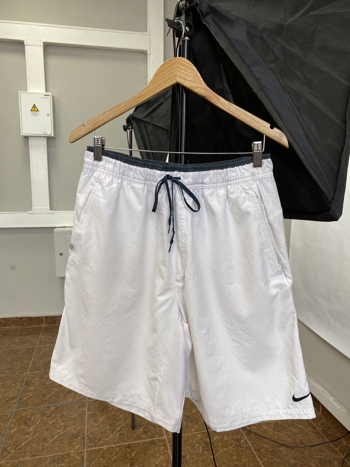 Nike 🇺🇸 Vintage 90s Nike Shorts Y2K Rare Retro Hype Size US 34 / EU 50 - 1 Thumbnail