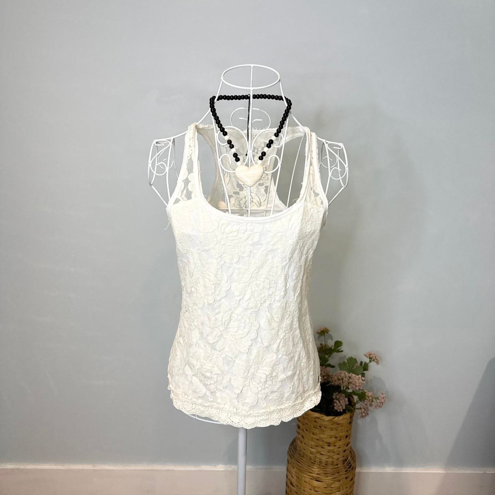 Abercrombie & Fitch Stunning vintage white cream lace mesh tank top- semi sheer Size S / US 4 / IT 40 - 5 Thumbnail