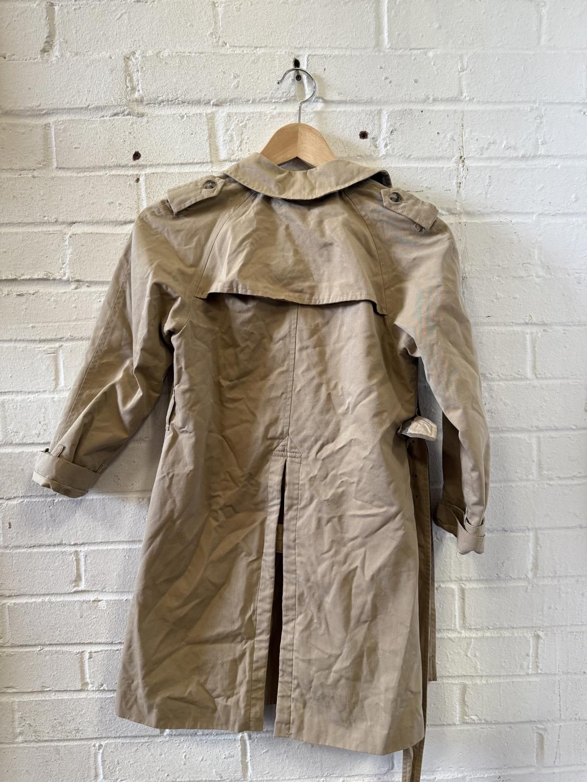 Burberry Burberry Girls Beige Trench Coat 10Y Size US XXS / EU 40 - 4 Thumbnail