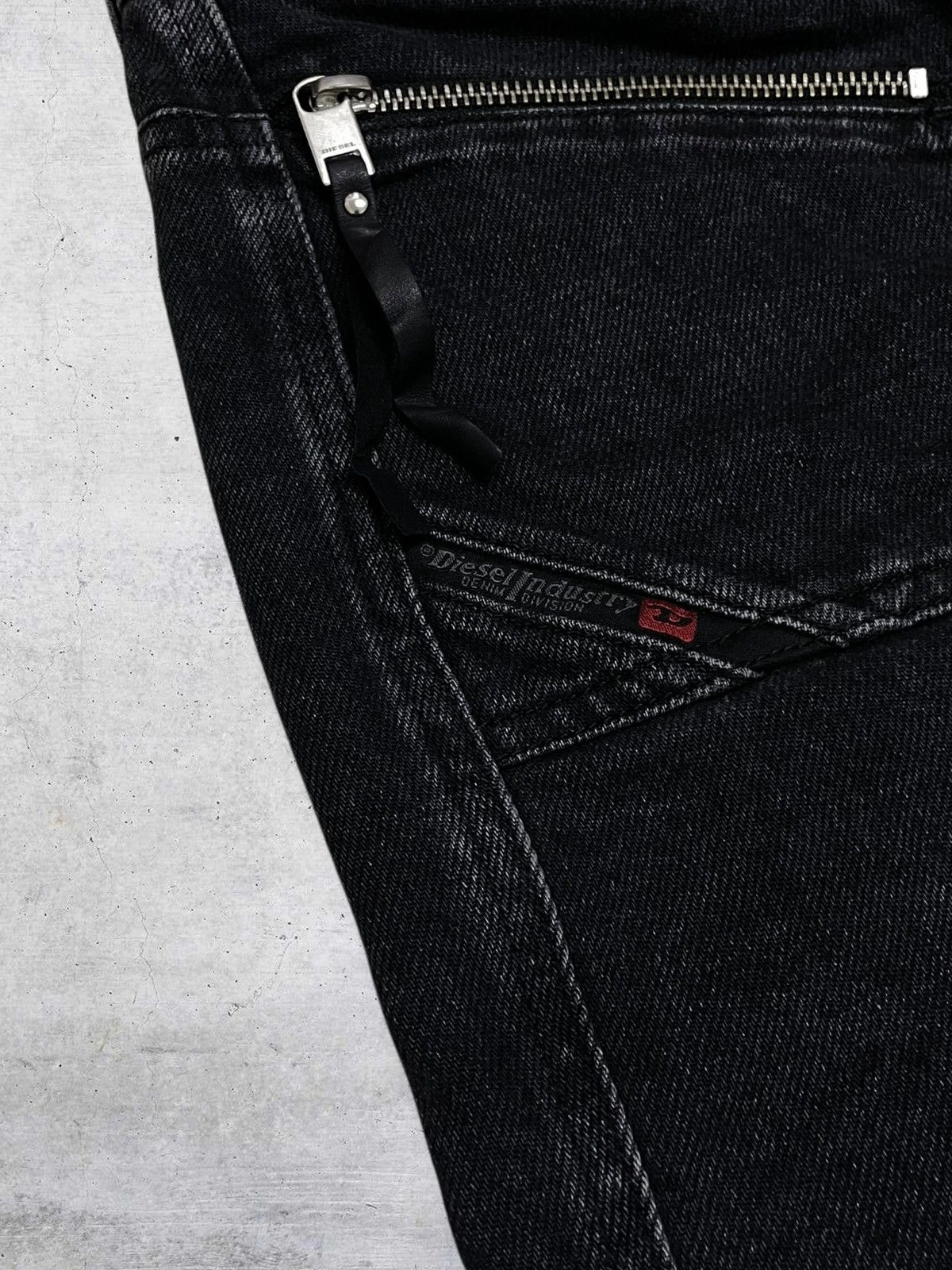 Diesel VINTAGE DIESEL INDUSTRY DESIGNER UNIQE DEARLIE CUTTING DENIM Size US 28 / EU 44 - 8 Thumbnail