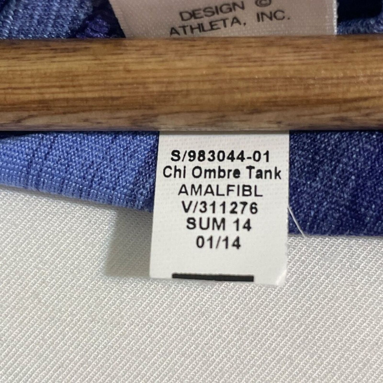 Athleta Athleta Tank Chi Ombre Striped Wide Strap Racerback Small Size S / US 4 / IT 40 - 7 Thumbnail